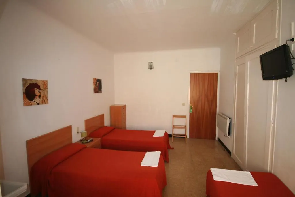Hostal Juventus Portbou 0*,  Spain